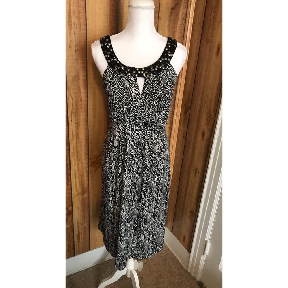 Black & White Sleeveless Dress